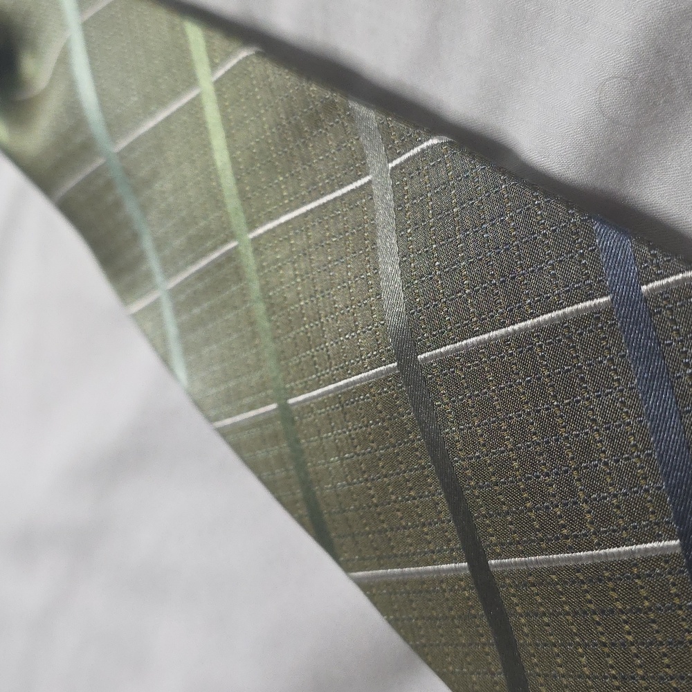 Kenneth Cole Reaction Olive Plaid Necktie